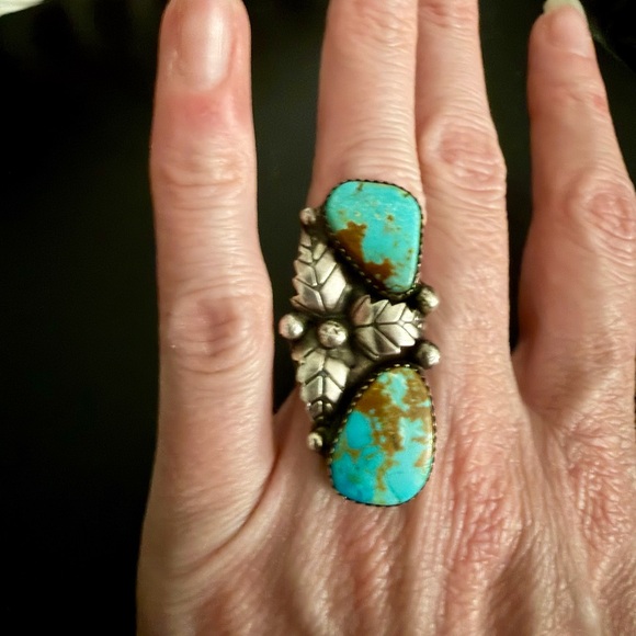 Vintage Native American Navajo (Dinè) Turquoise & Sterling Silver Ring - Picture 3 of 5